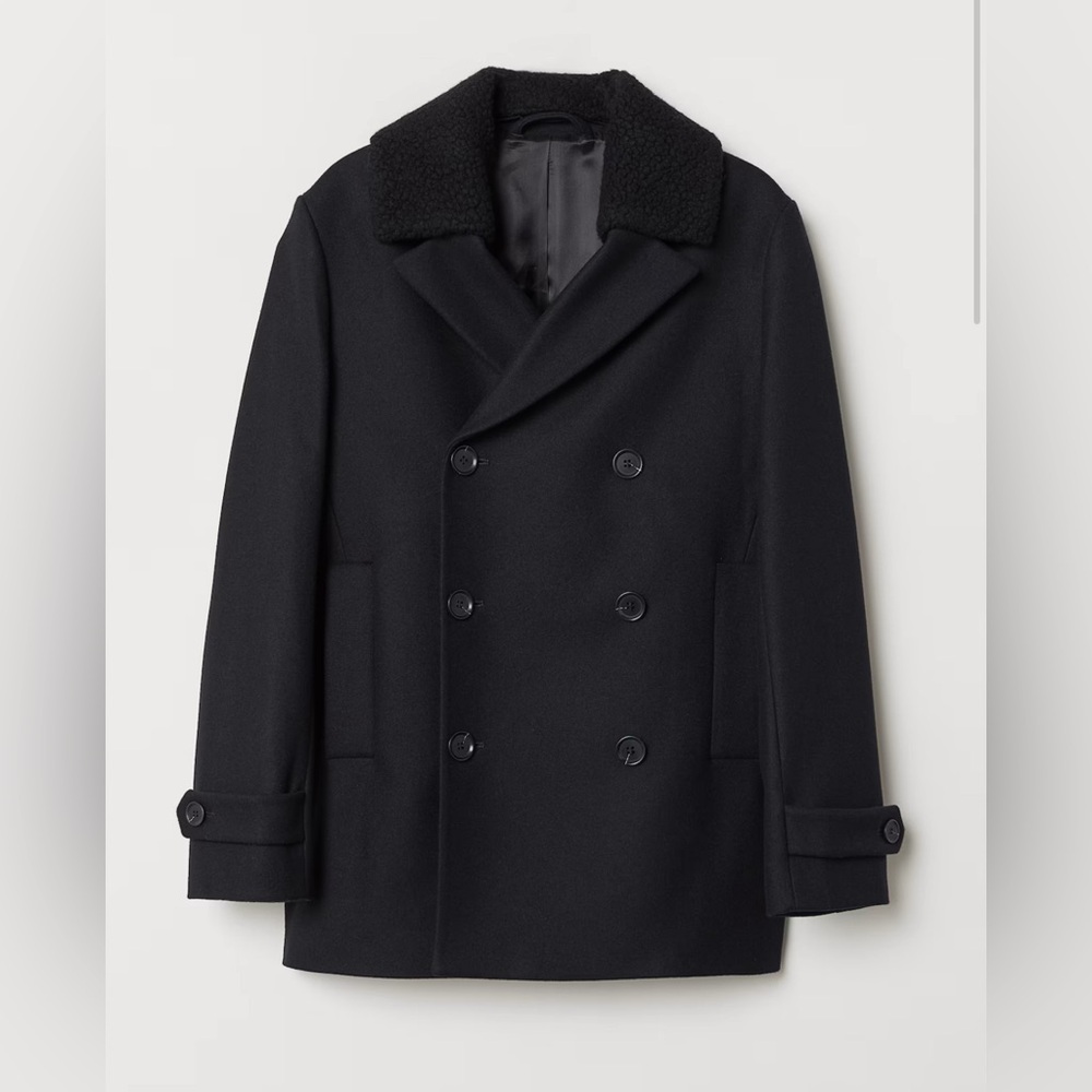 H&M Double-breasted pea coat in a felted wool blend. Never worn!